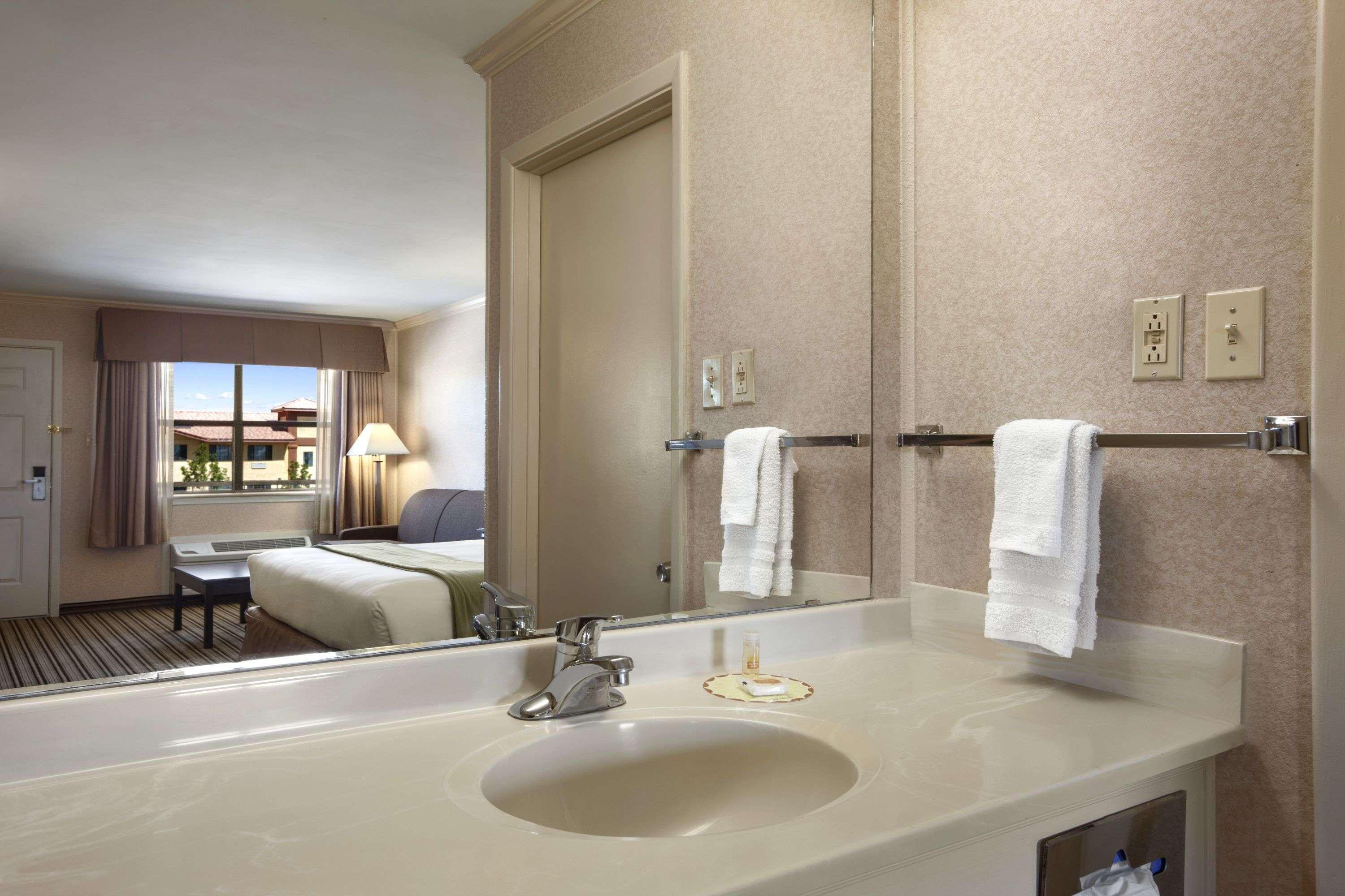 Days Inn by Wyndham Grants Exterior foto