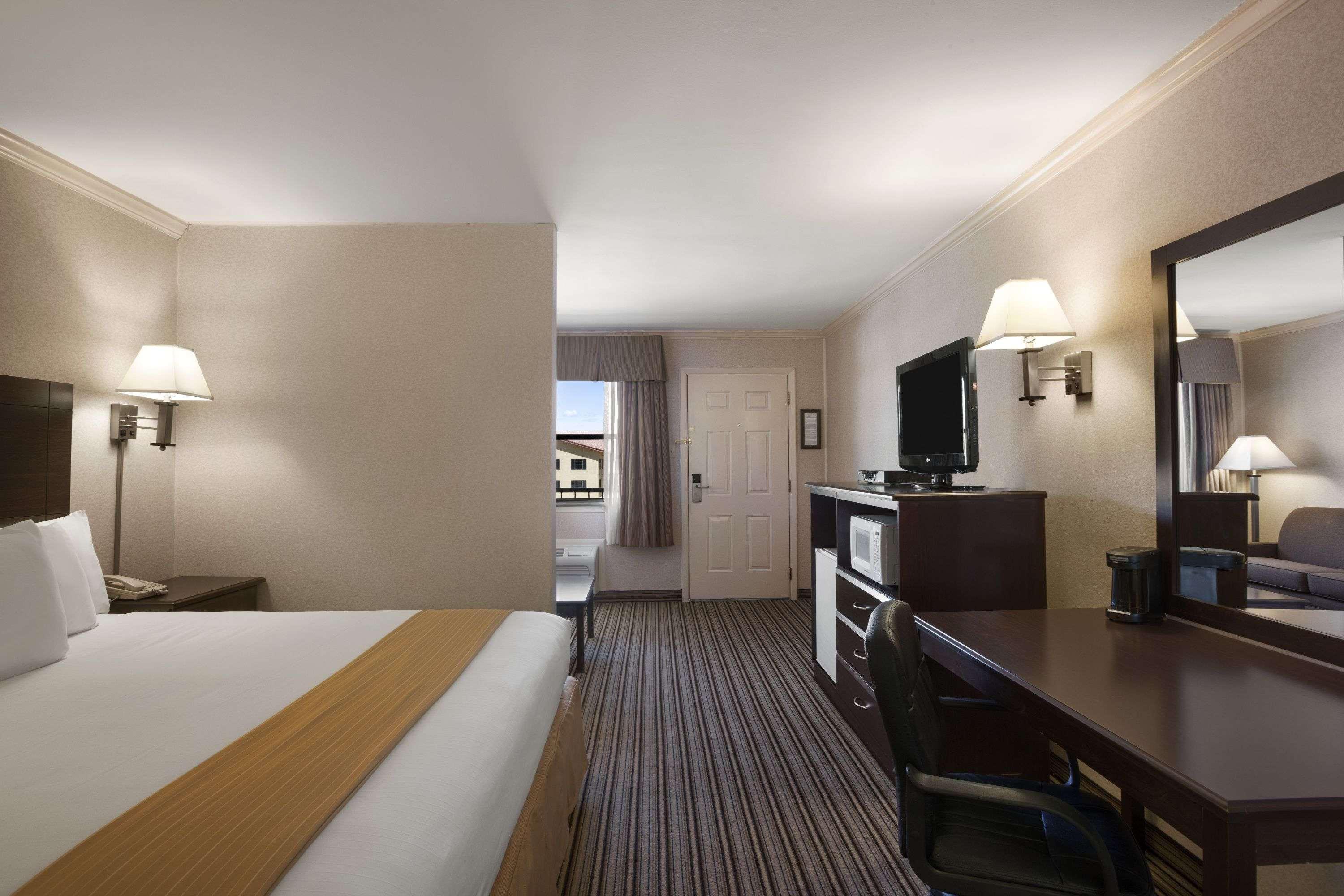Days Inn by Wyndham Grants Exterior foto